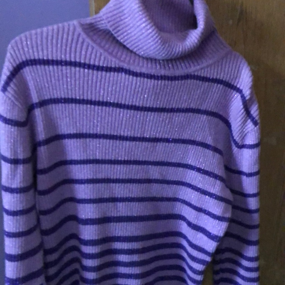 Woman’s medium sweater